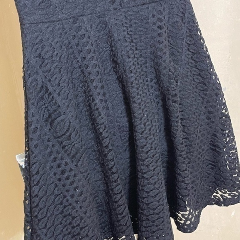 MYSTIC SLEEVELESS BLACK LACE DRESS - Picture 5 of 10
